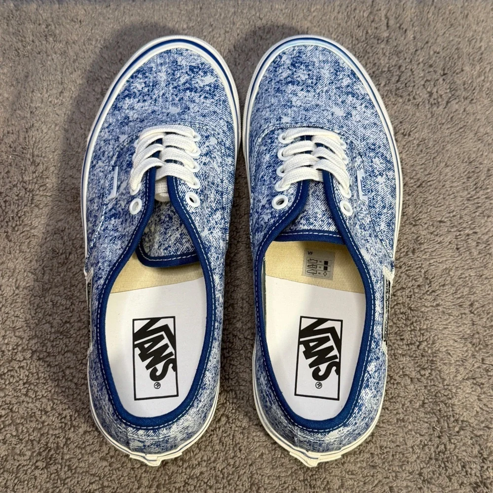 Vans authentic 44 D Brand new